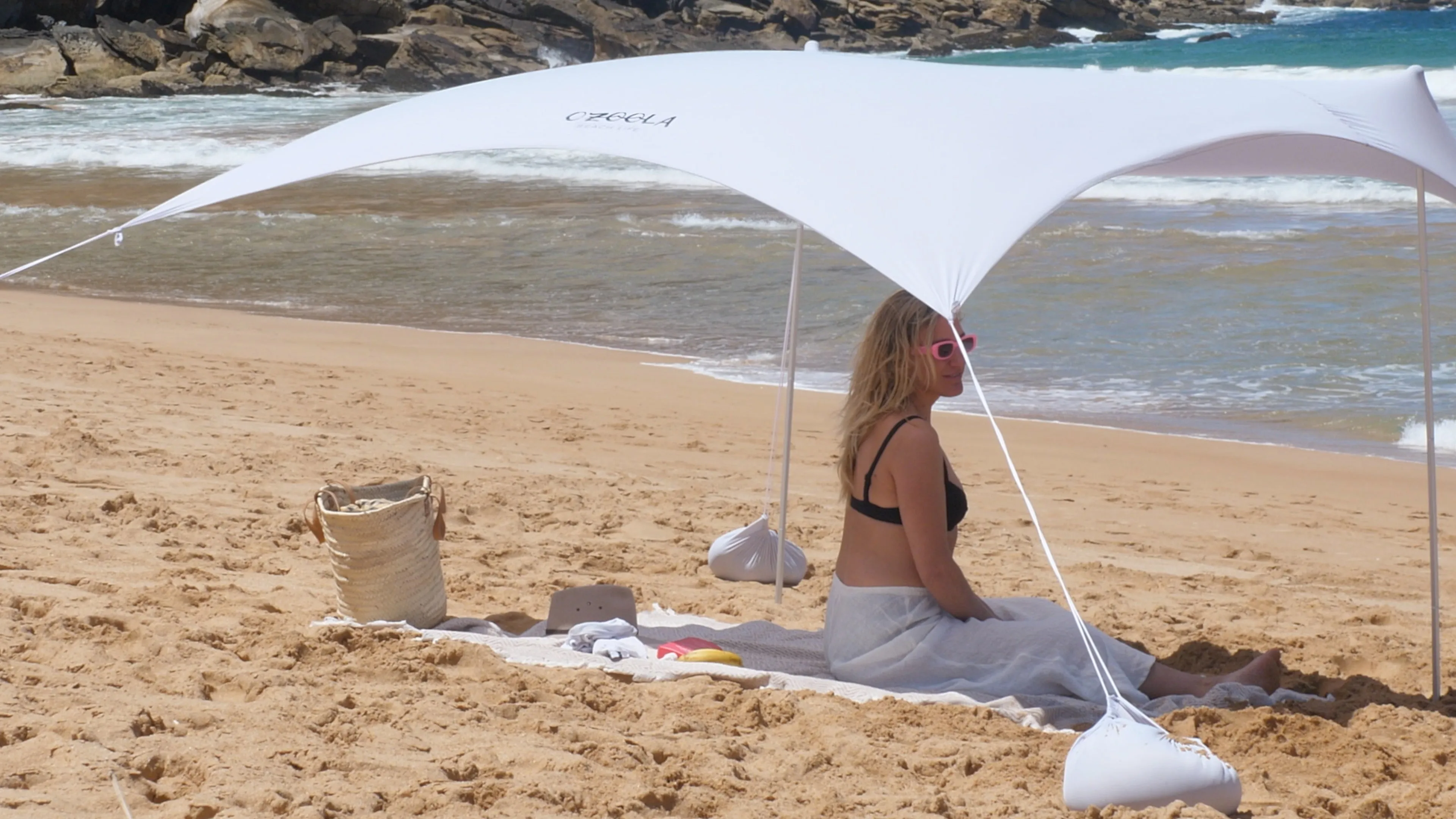Family Wave Break Beach Tent